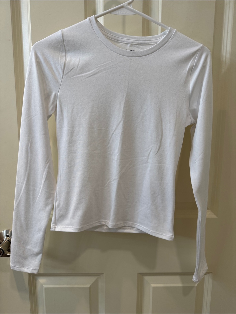 Hollister White Long-Sleeve Crewneck Slim Top
